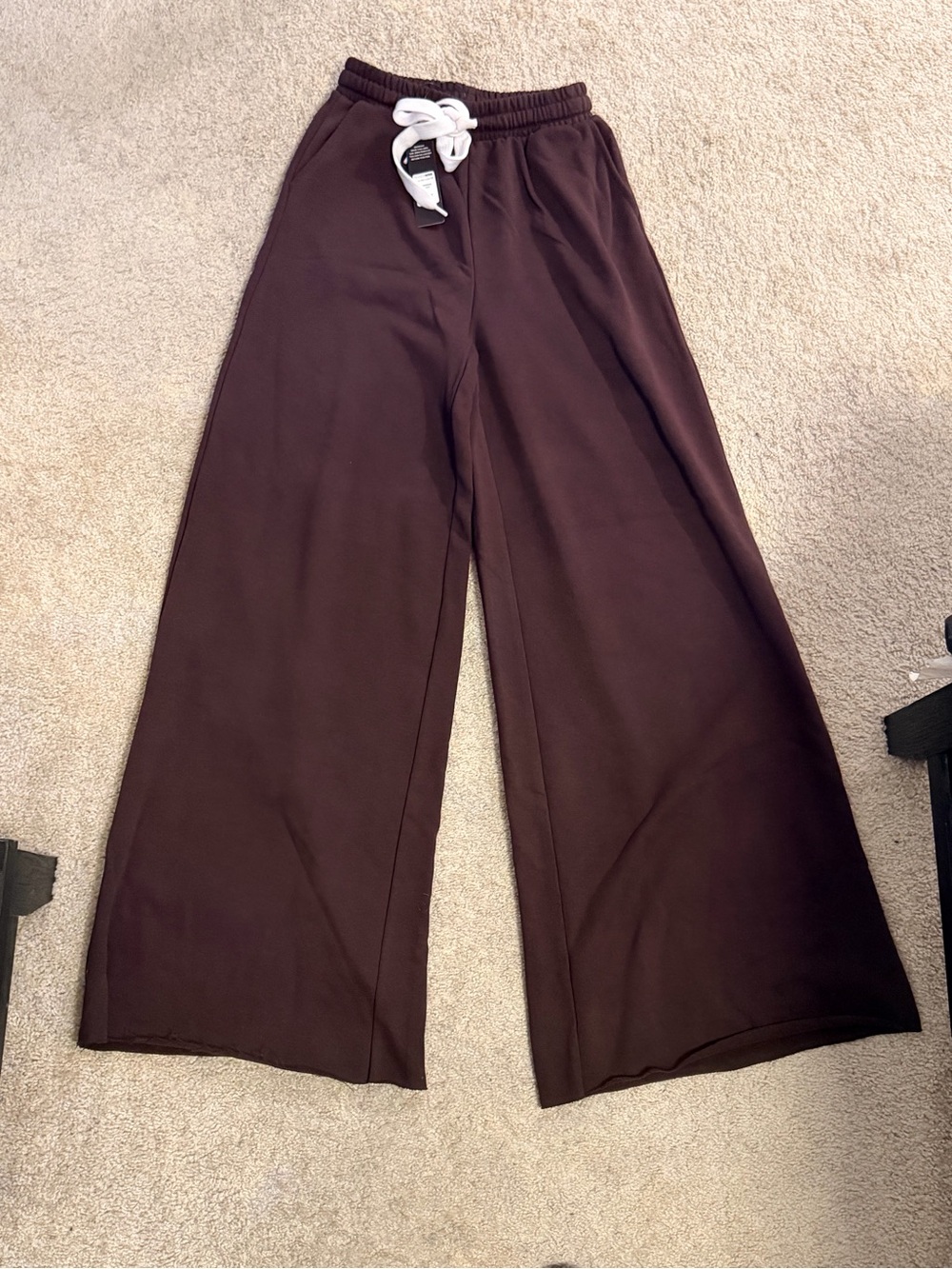 Fashion Nova Wide Leg Drawstring Sweatpants in Brown